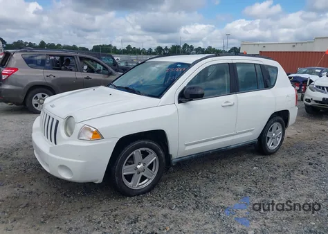 2010 Jeep Compass Sport z USA, uszkodzony, nr VIN 1J4NT4FB2AD558272